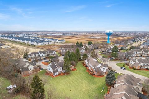 Tiny photo for 99 Ione Drive #B, South Elgin, IL 60177 (MLS # 12603626)