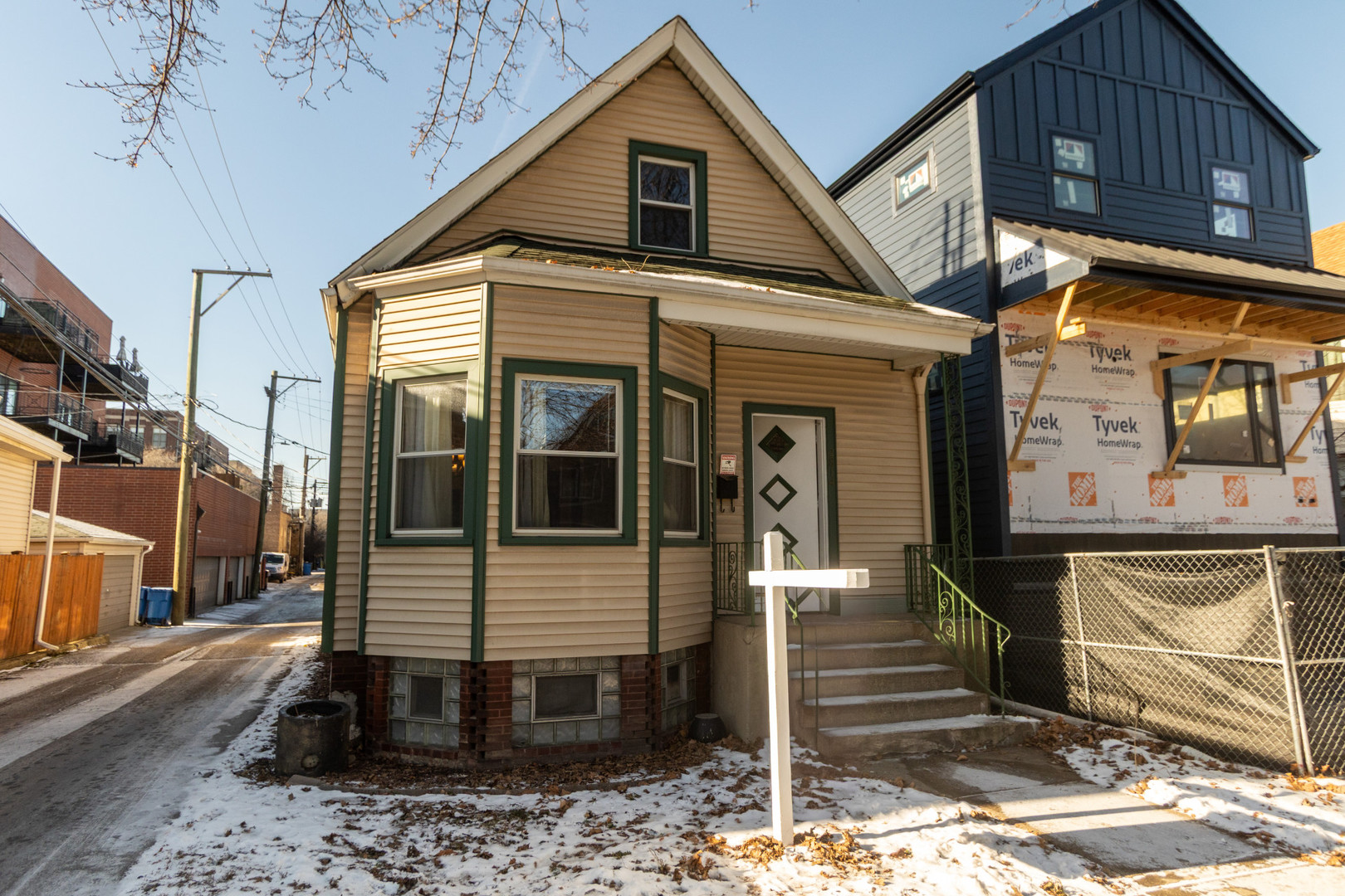 2814 N Maplewood Avenue