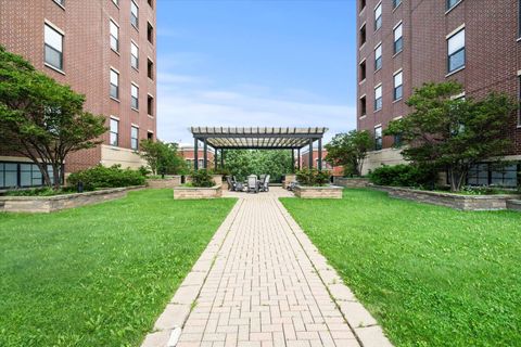 Tiny photo for 833 W 15TH Place #514, Chicago, IL 60608 (MLS # 12471040)