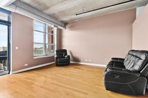 Tiny photo for 833 W 15TH Place #514, Chicago, IL 60608 (MLS # 12471040)