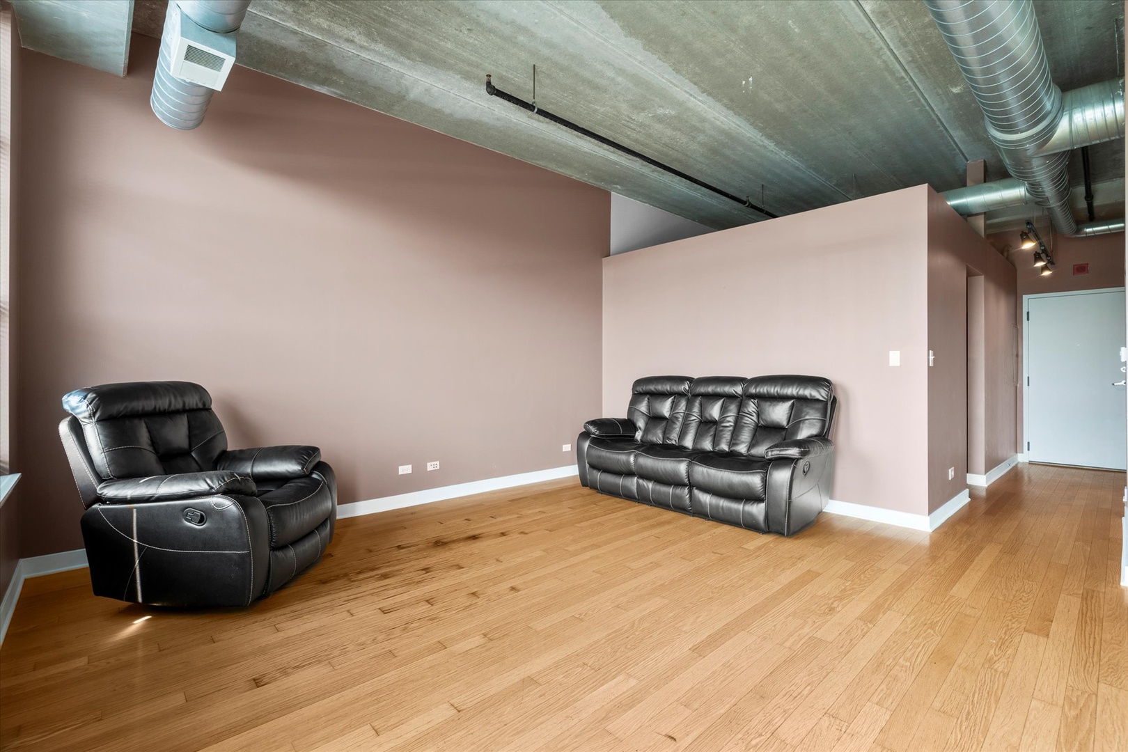 833 W 15TH Place 514, Chicago, IL, 60608 4 833 W 15TH Place 514