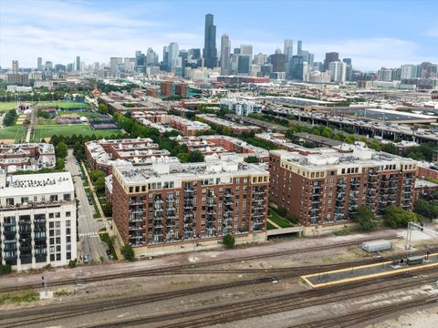 Tiny photo for 833 W 15TH Place #514, Chicago, IL 60608 (MLS # 12471040)