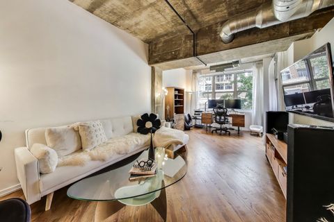 Tiny photo for 1000 W Adams Street #203, Chicago, IL 60607 (MLS # 12510815)
