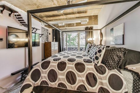 Tiny photo for 1000 W Adams Street #203, Chicago, IL 60607 (MLS # 12510815)