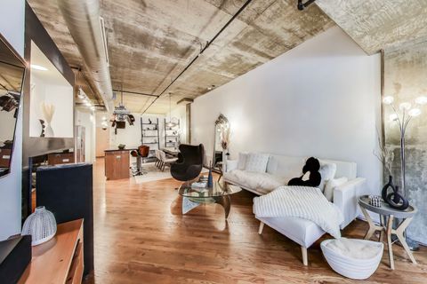 Tiny photo for 1000 W Adams Street #203, Chicago, IL 60607 (MLS # 12510815)