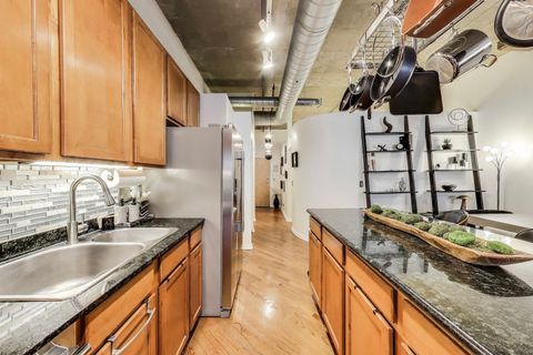 Tiny photo for 1000 W Adams Street #203, Chicago, IL 60607 (MLS # 12510815)