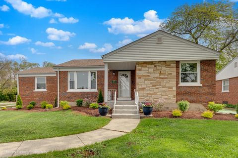Tiny photo for 10072 Drury Lane, Westchester, IL 60154 (MLS # 12637742)