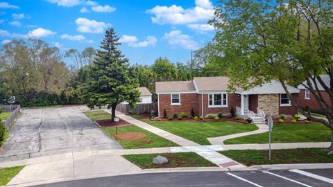 Tiny photo for 10072 Drury Lane, Westchester, IL 60154 (MLS # 12637742)