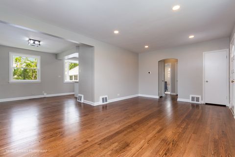 Tiny photo for 10072 Drury Lane, Westchester, IL 60154 (MLS # 12637742)