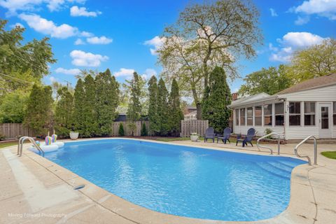 Tiny photo for 10072 Drury Lane, Westchester, IL 60154 (MLS # 12637742)