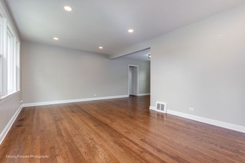 Tiny photo for 10072 Drury Lane, Westchester, IL 60154 (MLS # 12637742)