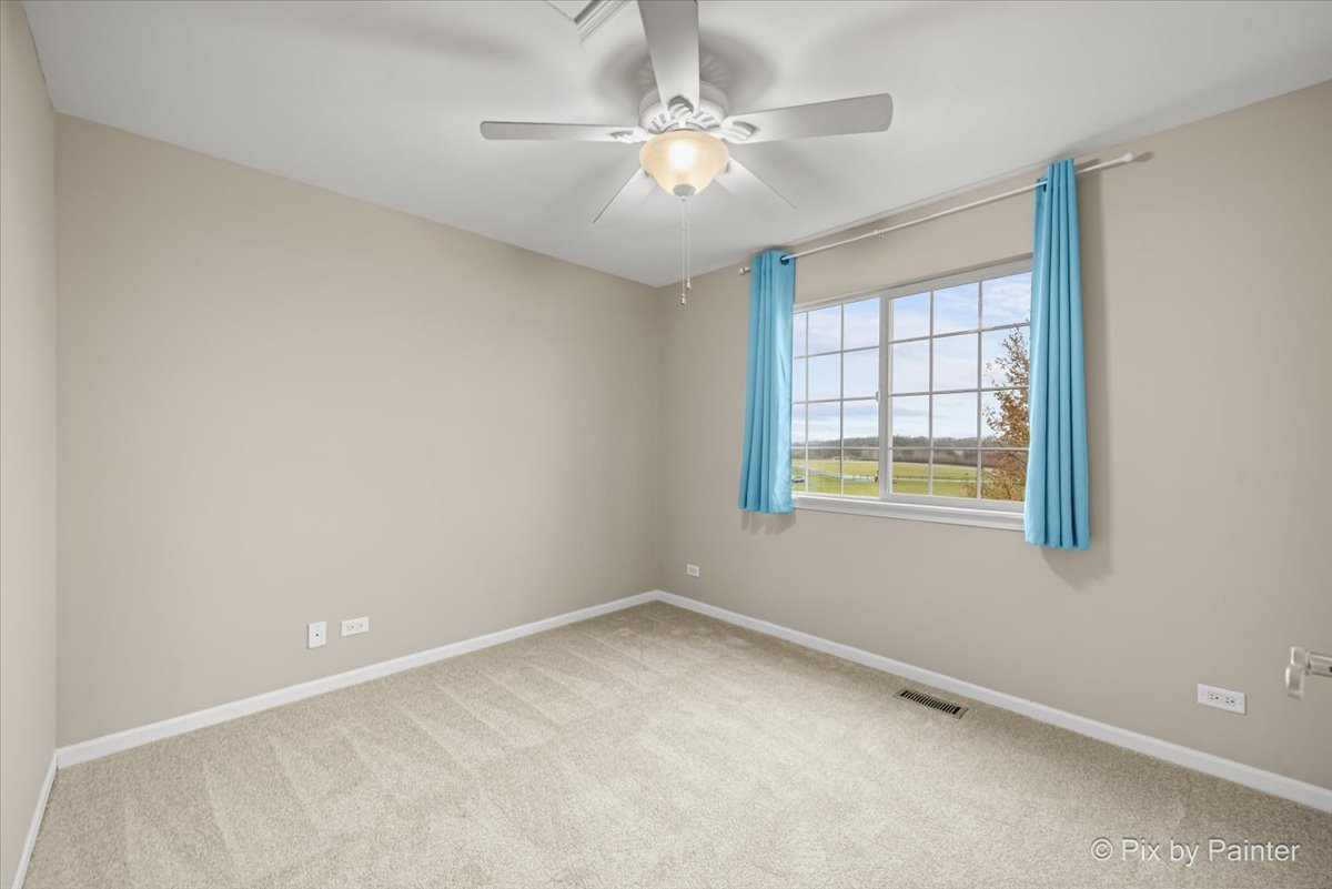 Woodstock, Illinois 60098, United States, 2 Bedrooms Bedrooms, ,4 BathroomsBathrooms,Residential,Active,249794