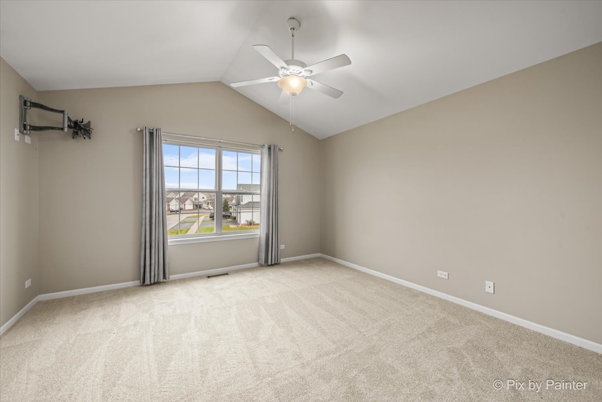 Woodstock, Illinois 60098, United States, 2 Bedrooms Bedrooms, ,4 BathroomsBathrooms,Residential,Active,249794