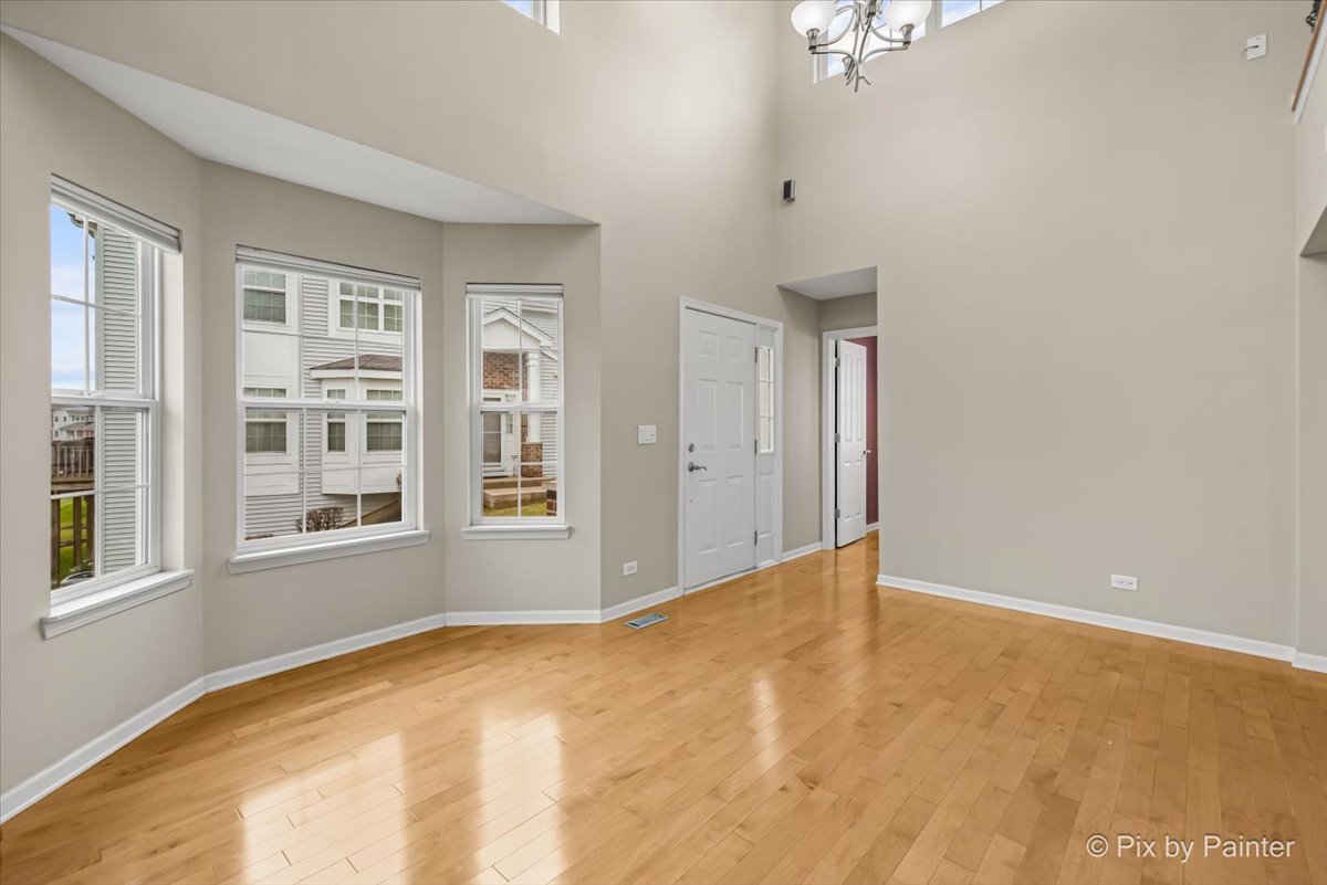 Woodstock, Illinois 60098, United States, 2 Bedrooms Bedrooms, ,4 BathroomsBathrooms,Residential,Active,249794