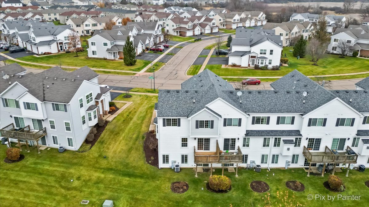 Woodstock, Illinois 60098, United States, 2 Bedrooms Bedrooms, ,4 BathroomsBathrooms,Residential,Active,249794