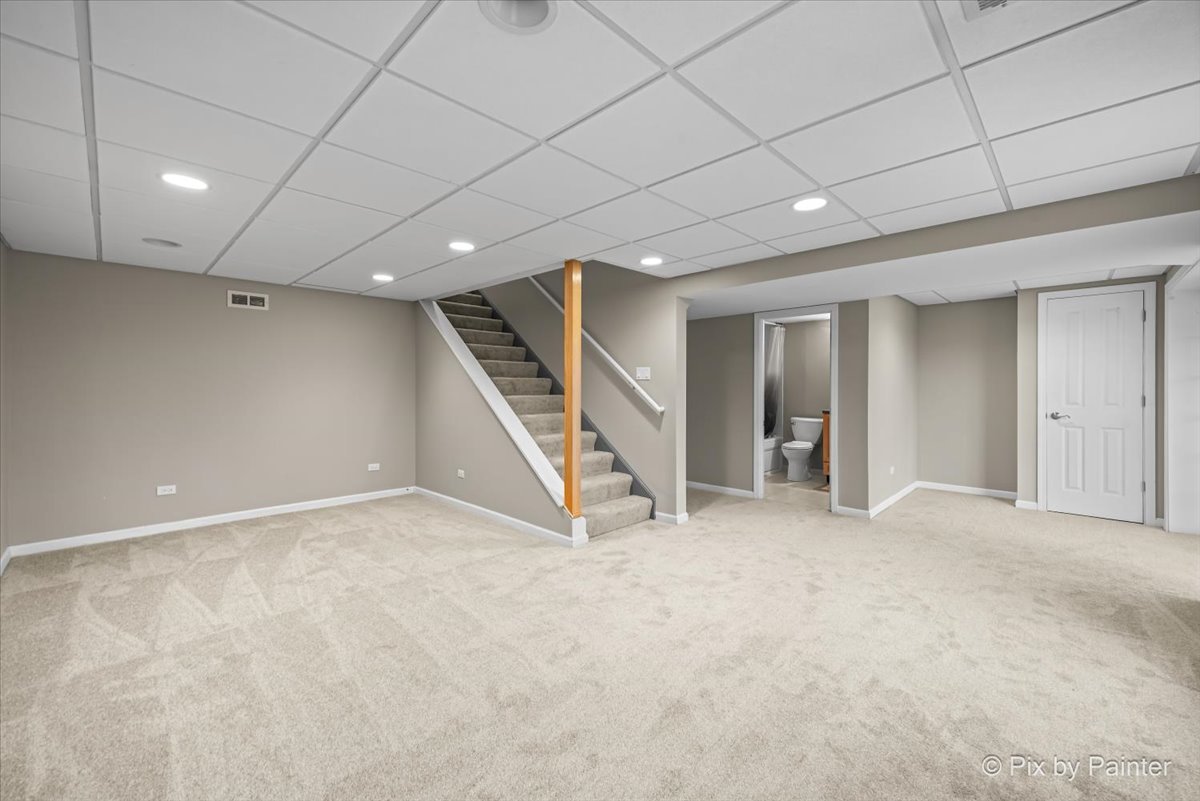 Woodstock, Illinois 60098, United States, 2 Bedrooms Bedrooms, ,4 BathroomsBathrooms,Residential,Active,249794