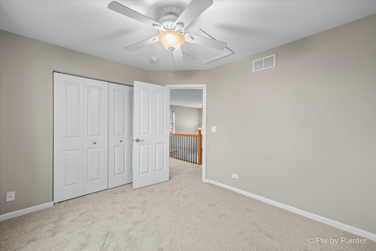 Woodstock, Illinois 60098, United States, 2 Bedrooms Bedrooms, ,4 BathroomsBathrooms,Residential,Active,249794