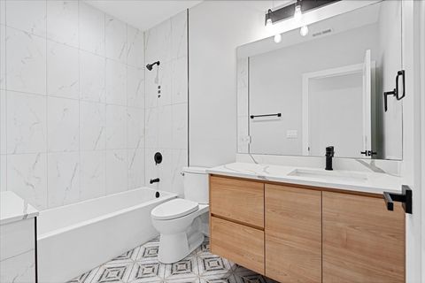 Tiny photo for 3653 W Barry Avenue #3E, Chicago, IL 60618 (MLS # 12556409)