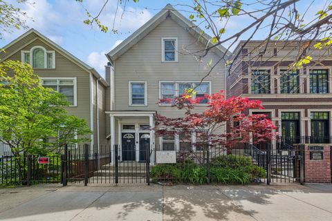 2443 N MARSHFIELD Avenue Chicago IL 60614
