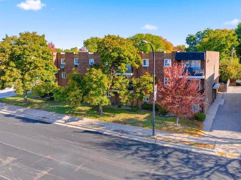 Tiny photo for 9721 S Cicero Avenue #3E, Oak Lawn, IL 60453 (MLS # 12632859)