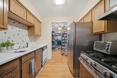 Tiny photo for 9721 S Cicero Avenue #3E, Oak Lawn, IL 60453 (MLS # 12632859)