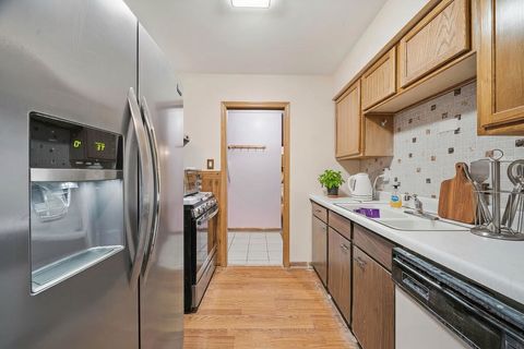 Tiny photo for 9721 S Cicero Avenue #3E, Oak Lawn, IL 60453 (MLS # 12632859)