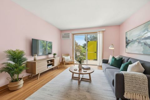Tiny photo for 9721 S Cicero Avenue #3E, Oak Lawn, IL 60453 (MLS # 12632859)