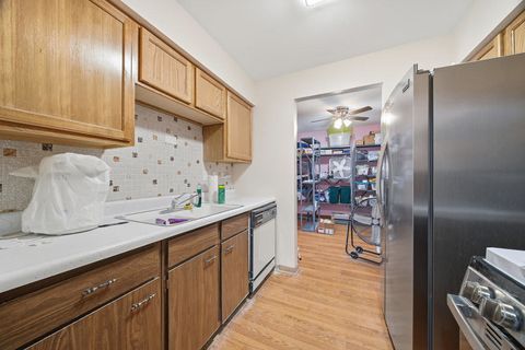 Tiny photo for 9721 S Cicero Avenue #3E, Oak Lawn, IL 60453 (MLS # 12632859)