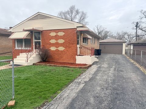 Tiny photo for 117 W 158th Place, Harvey, IL 60426 (MLS # 12617292)