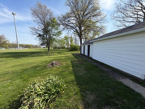 Tiny photo for 308 W Washington Street W, Farina, IL 62838 (MLS # 12617590)