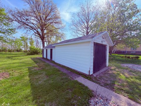 Tiny photo for 308 W Washington Street W, Farina, IL 62838 (MLS # 12617590)