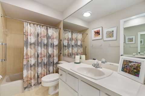 Tiny photo for 2 The Court Of Harborside #207, Northbrook, IL 60062 (MLS # 12599341)