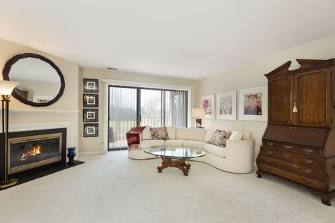 Tiny photo for 2 The Court Of Harborside #207, Northbrook, IL 60062 (MLS # 12599341)