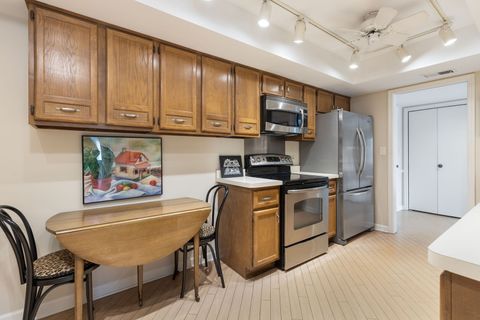 Tiny photo for 2 The Court Of Harborside #207, Northbrook, IL 60062 (MLS # 12599341)