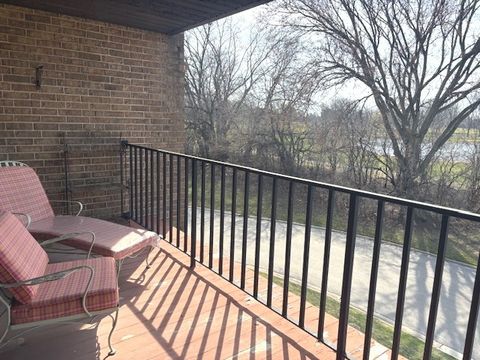 Tiny photo for 2 The Court Of Harborside #207, Northbrook, IL 60062 (MLS # 12599341)