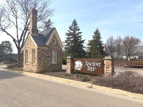 Tiny photo for 2 The Court Of Harborside #207, Northbrook, IL 60062 (MLS # 12599341)