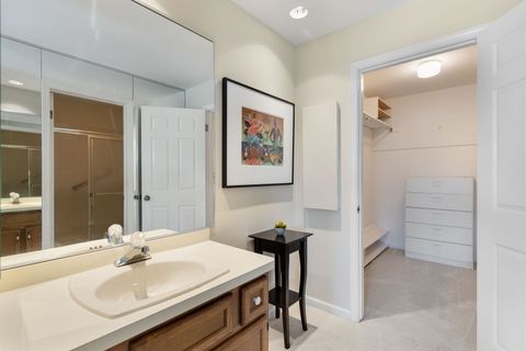 Tiny photo for 2 The Court Of Harborside #207, Northbrook, IL 60062 (MLS # 12599341)