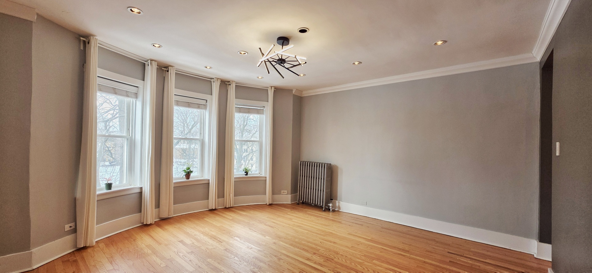 6049 N Talman Avenue 3B