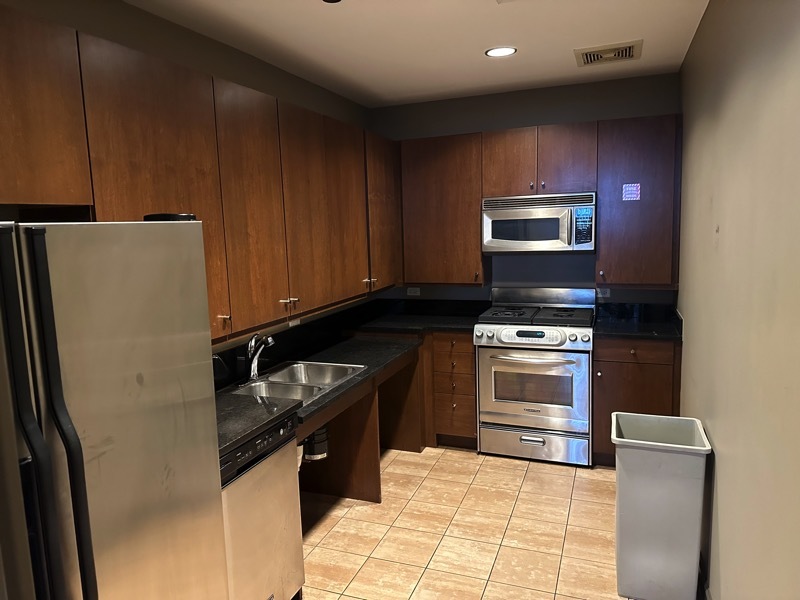 420 E WATERSIDE Drive 807