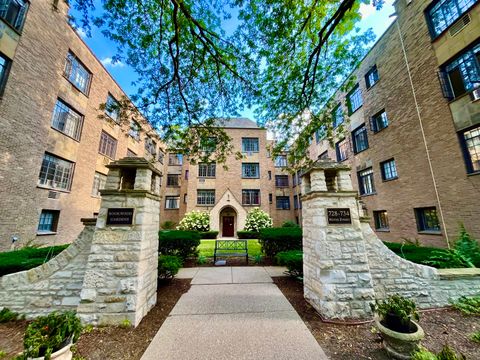 Tiny photo for 734 Noyes Street #R1, Evanston, IL 60201 (MLS # 12442650)