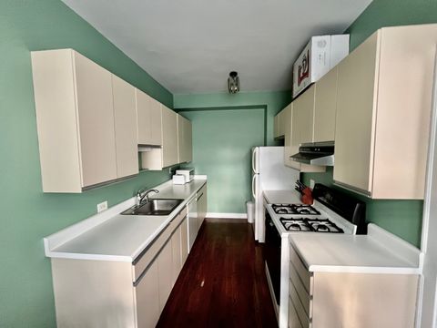 Tiny photo for 734 Noyes Street #R1, Evanston, IL 60201 (MLS # 12442650)