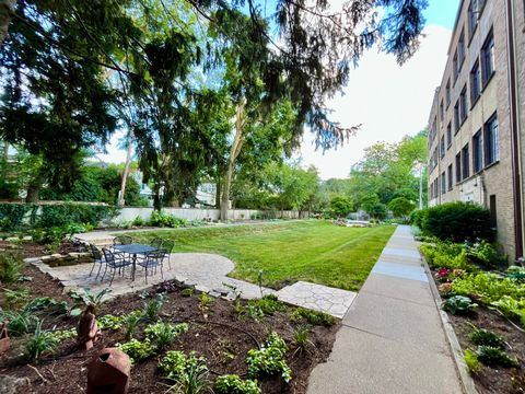Tiny photo for 734 Noyes Street #R1, Evanston, IL 60201 (MLS # 12442650)