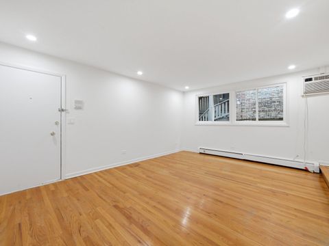 Tiny photo for 714 N Austin Boulevard, Oak Park, IL 60302 (MLS # 12692562)