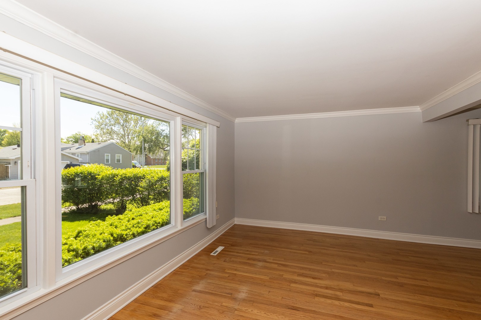 5940 W 88th Place