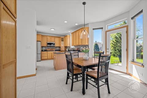 Tiny photo for 2812 Plante Road, North Aurora, IL 60542 (MLS # 12622658)