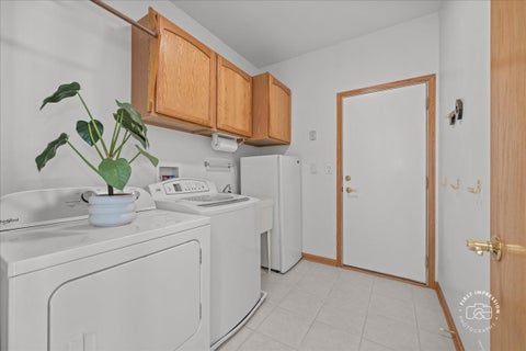 Tiny photo for 2812 Plante Road, North Aurora, IL 60542 (MLS # 12622658)
