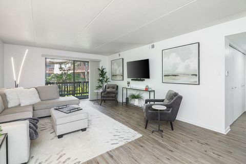 Tiny photo for 8000 Woodglen Lane #101, Downers Grove, IL 60516 (MLS # 12478679)