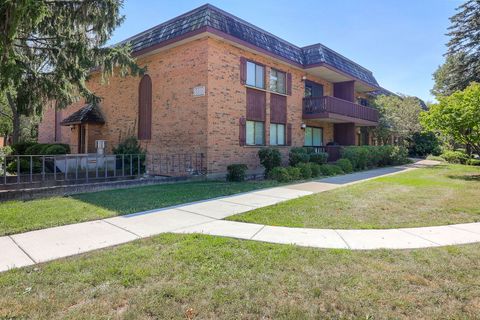 Tiny photo for 8000 Woodglen Lane #101, Downers Grove, IL 60516 (MLS # 12478679)