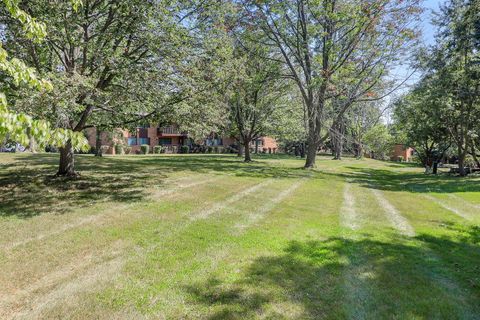 Tiny photo for 8000 Woodglen Lane #101, Downers Grove, IL 60516 (MLS # 12478679)