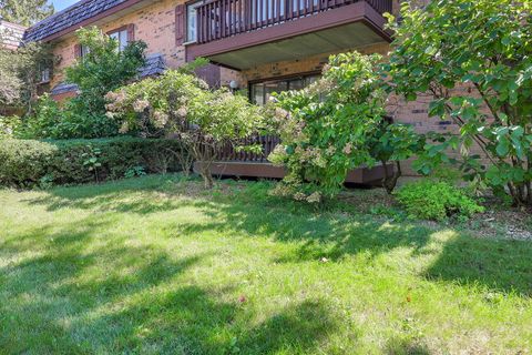 Tiny photo for 8000 Woodglen Lane #101, Downers Grove, IL 60516 (MLS # 12478679)